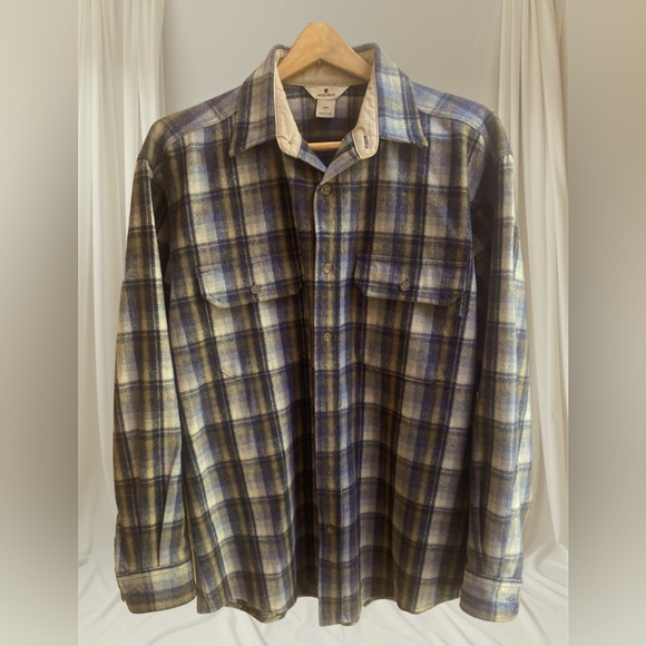 Woolrich Men's Plaid Button Down Shirt Sz Large Grey/Nvy Ombré EUC - Picture 1 of 10